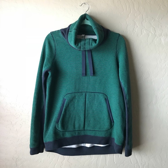 lululemon athletica Tops - LULULEMON GREEN SWEATSHIRT HOODIE PULLOVER SIZE 8